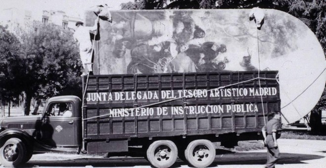 Traslado de obras en el Museo del Prado