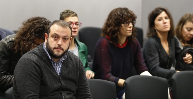 El concejal de Ahora Madrid Guillermo Zapata durante el juicio que se sigue contra él en la Audiencia Nacional por el tuit que publicó sobre Irene Villa en 2011. EFE/Mariscal