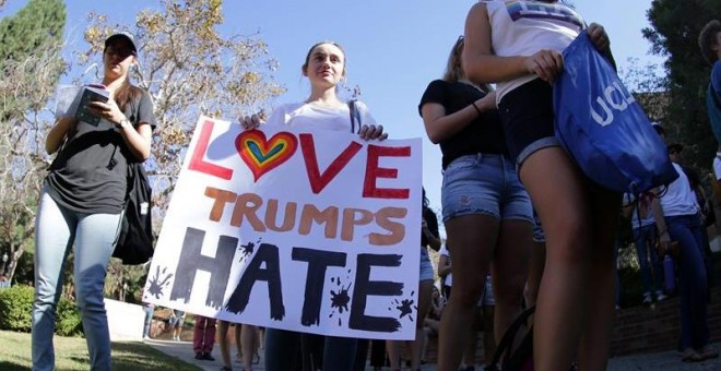 Manifestantes durante las protestas contra Trump / EFE