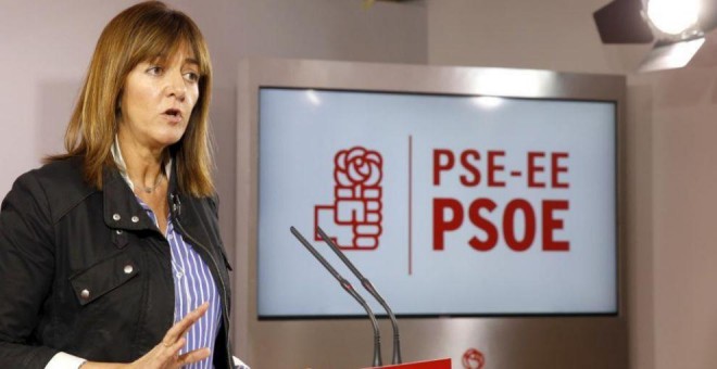 La secretaria general del PSE-EE, Idoia Mendia, durante una rueda de prensa