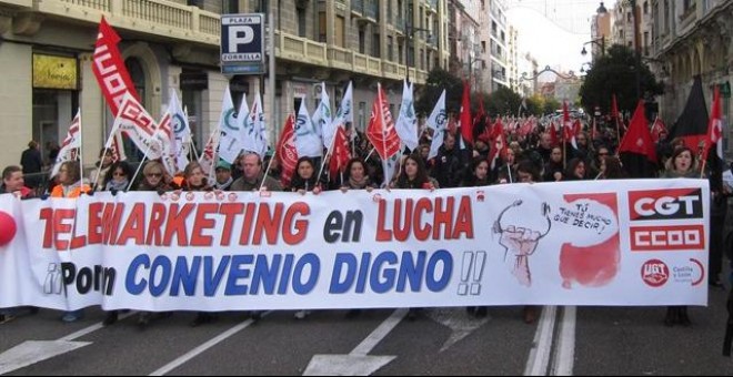 Manifestación en Valladolid de los trabajadores de 'contact center', en el día de su paro general de 24 horas. E.P.