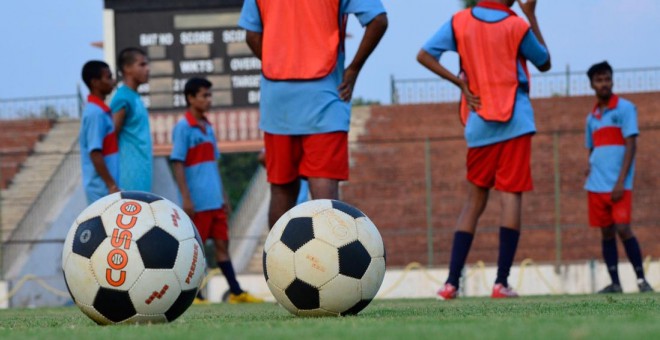 Los chicos de la academia, durante un entrenamiento. LETICIA PELLICER / FVF