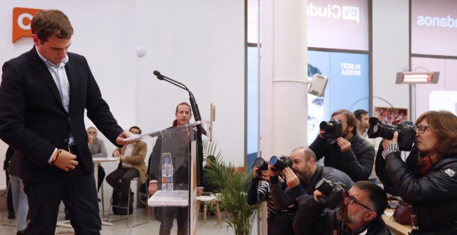 El presidente de Ciudadanos, Albert Rivera, durante la rueda de prensa que ha ofrecido tras la reunión de la Ejecutiva Nacional del partido. EFE/Ángel Díaz