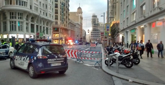 La Gran Vía de Madrid, cortada por la Policía.