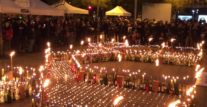 Acció de sensibilització a Barcelona per reclamar l'acollida de refugiats. PÚBLIC