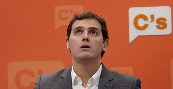 El presidente de Ciudadanos, Albert Rivera, durante la rueda de prensa que ofreció tras la reunión de la ejecutiva nacional de Ciudadanos.EFE/Ballesteros