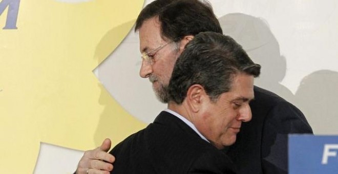 El presidente del Gobierno, Mariano Rajoy, y el exministro Federico Trillo, en una imagen de archivo. EFE