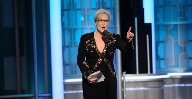 Meryl Streep pronuncia su discurso tras recoger el premio Cecil B.De Mille a toda su carrera en la gala de los Globo de Oro. EFE
