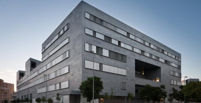 Edificio de la Facultad de Ciencias de la Educación, de la Universidad de Sevilla.