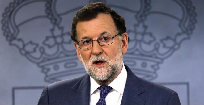 Rajoy pide a Puigdemont 'un primer paso' y que 'no deje la silla vacía' en la Conferencia de Presidentes. /EFE