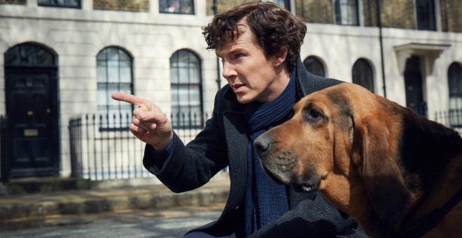 Sherlock, interpretado por Benedict Cumberbatch durante una secuencia en la temporada 4.