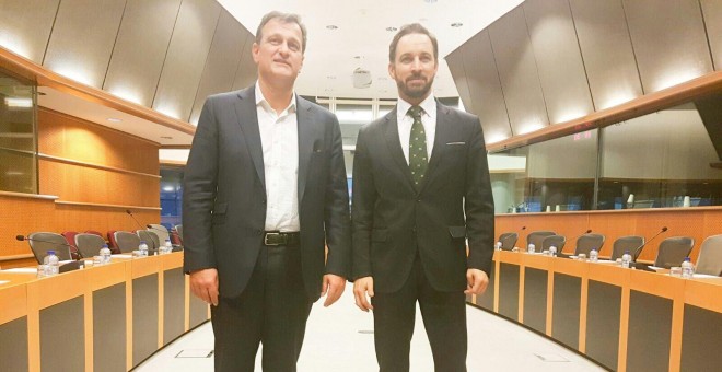 Louis Aliot, del Frente Nacional junto a Santiago Abascal, presidente de Vox.