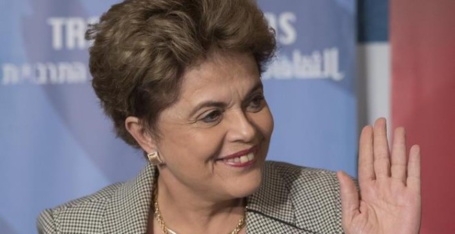 La expresidenta de la República Federativa de Brasil, Dilma Rousseff, en el Pabellón de las Tres Culturas en Sevilla, momentos antes de pronunciar su conferencia 'El asalto a la democracia en Brasil y Latinoamérica', dentro del Seminario Internacional Cap