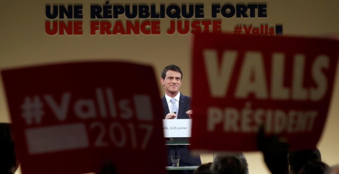 El ex primer ministro francés Manuel Valls en un acto de su campaña en las primarias del Partido Socialista galo, en la localidad de Alfortville, cerca de París. REUTERS/Gonzalo Fuentes