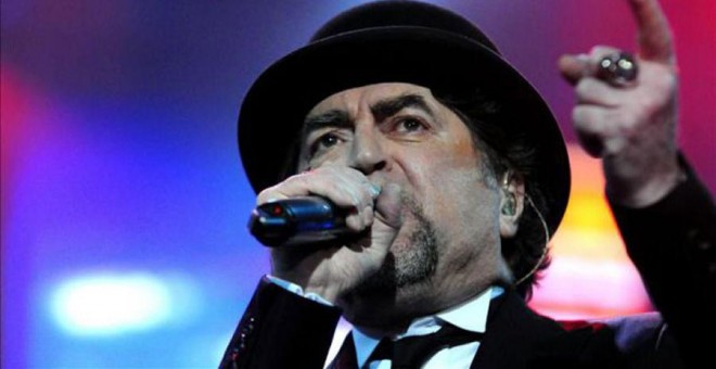 Joaquín Sabina en plena actuación.- EFE