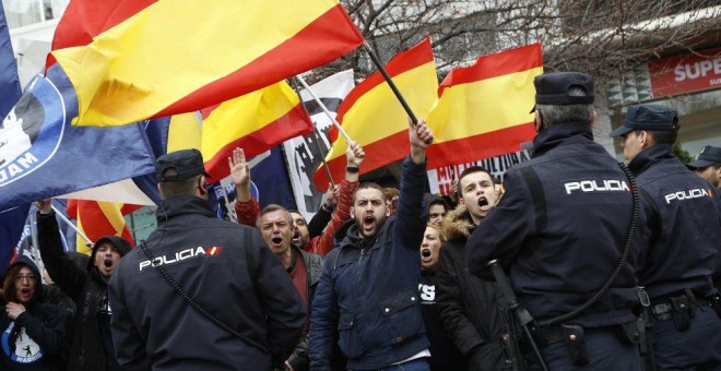 Manifestantes de Hogar Social Madrid.- EFE