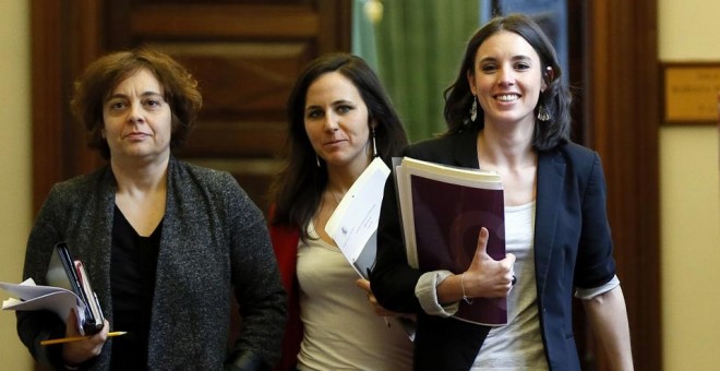 La portavoz de Unidos Podemos, Irene Montero, a la salida de la Junta de Portavoces celebrada en el Congreso de los Diputados. EFE/Mariscal