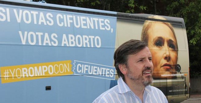 Ignacio Arsuaga, dirigente de Hazte Oír, en contra de Cifuentes por 'defender el aborto'. EFE