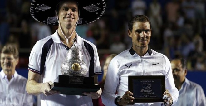 El estadounidense Querrey y el español Rafa Nadal posando con el primer y segundo premio. EFE/ José Méndez