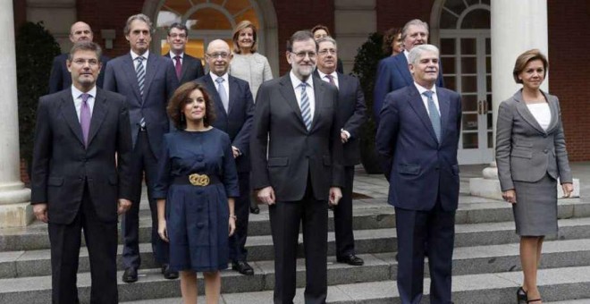 Imagen de archivo con los ministros de la nueva legislatura de Mariano Rajoy / EFE
