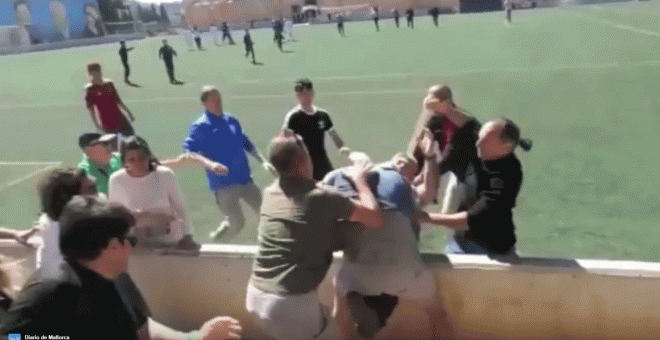 Batalla campal entre padres en un partido de fútbol de infantiles en Mallorca. TWITTER