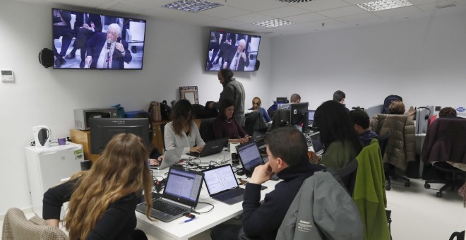 Vista de la sala de prensa de la Audiencia Nacional durante la declaración del exconseller catalán de Economía Macià Alavedra en el juicio del caso Pretoria. EFE/Javier Lizón