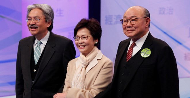 Los tres candidatos nuevo gobernador de Hong Kong, John Tsang, Carrie Lam and Woo Kwok-hing. - REUTERS