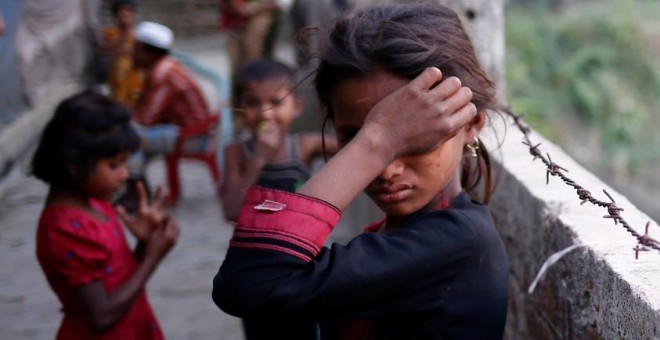 Una niña rohingya en un campo de refugiados. REUTERS/Mohammad Ponir Hossain