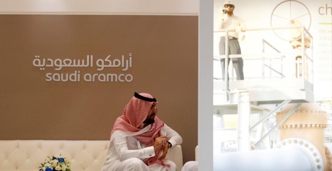 El stand de la petrolera estatal saudí Aramco  en la feria Petrotech 2016, en Bahréin. REUTERS/Hamad I Mohammed