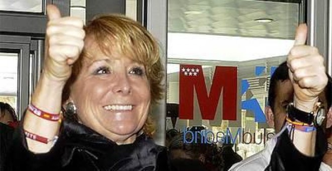 Esperanza Aguirre, durante una visita realizada al Hospital del Tajo. EFE