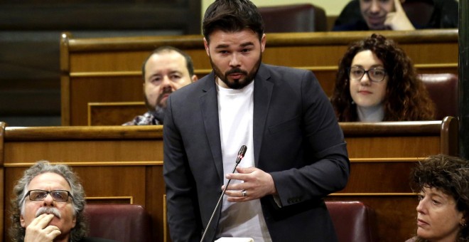 El portavoz ERC, Gabriel Rufián, durante su intervención en la sesión de control al Gobierno, en el pleno del Congreso de los Diputados.EFE/Sergio Barrenechea