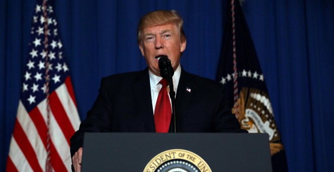 Donald Trump durante su discurso tras ordenar el ataque a Siria. /REUTERS