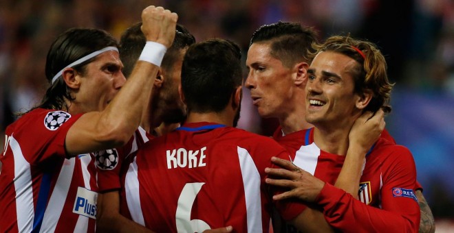 Los jugadores del Atlético celebran el gol anotado por Antoine Griezmann. - REUTERS