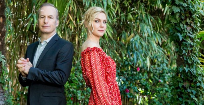 Bob Odenkirk y Rhea Seehorn, protagonistas de 'Better Call Saul'.