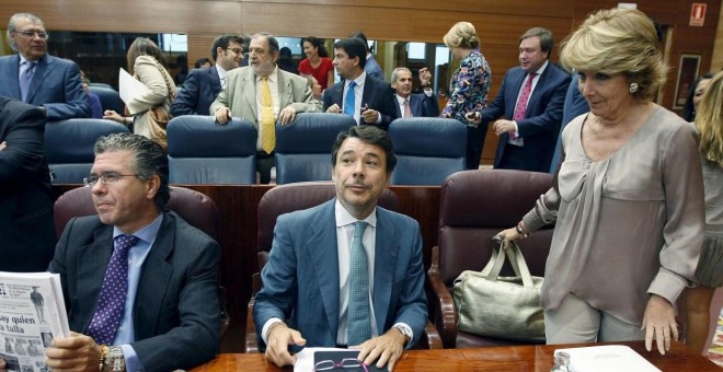 Esperanza Aguirre, en la Asamblea de Madrid, con Francisco Granados e Ignacio González, en una foto de 2010. EFE