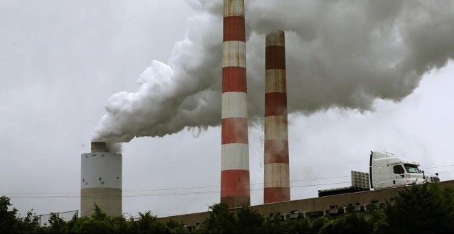 La quema de combustibles fósiles es una de las principales causas del aumento del CO2. AFP