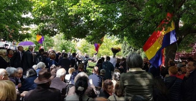 Cientos de personas han acudido a homenajear a los soldados de la Nueve