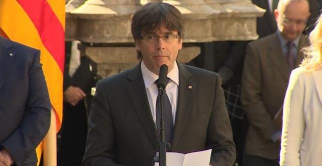 El presidente de la Generalitat, Carles Puigdemont, este viernes en la presentación del manifiesto que ratifica el referéndum sobre la independencia de Catalunya.EUROPA PRESS