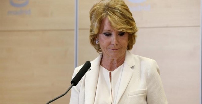 Esperanza Aguirre, durante la comparecencia en la que anuncia su dimisión por la Operación Lezo. EFE/Kiko Huesca