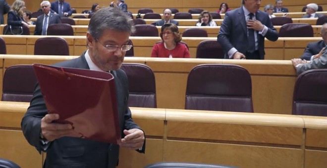 Rafael Catalá, durante la sesión del control al Gobierno en el Senado. EFE/Javier Lizón