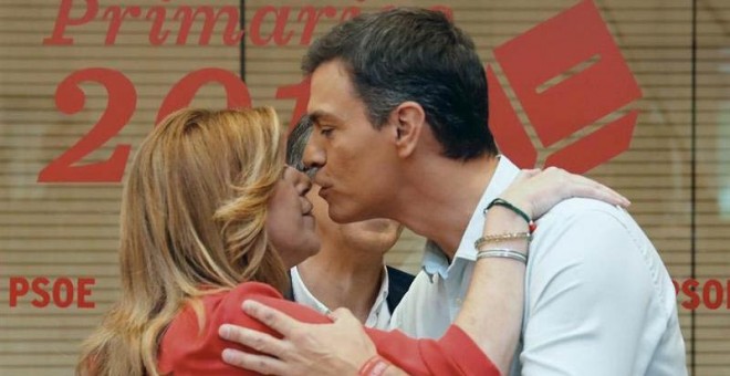 Susana Díaz y Pedro Sánchez se saludan al principio del debate. | EFE