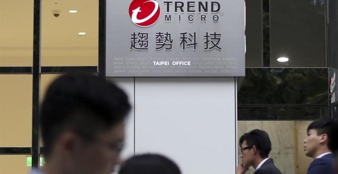 Logotipo de la empresa de ciberseguridad taiwanesa Trend Micro en su sede en Taipei. / EFE