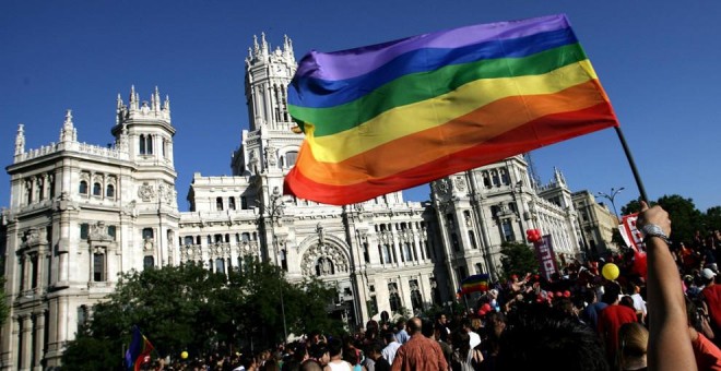 Imagen de archivo de una manifestación en Madrid por los derechos LGTBI / EFE