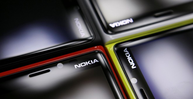 Detalle de varios smartphones de Nokia en una tienda de Varsovia (Polonia). REUTERS/Kacper Pempel