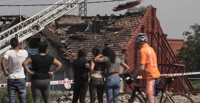 Cuatro personas fallecen en el incendio de un edificio de viviendas en el barrio bilbaíno de Zorroza. EFE/Miguel Toña