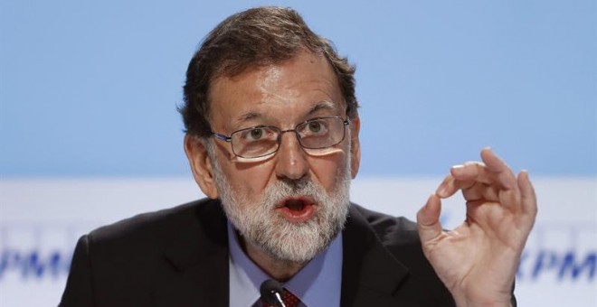 El presidente del Gobierno, Mariano Rajoy, durante su intervención hoy en la clausura de la XXXIII Reunión del Círculo de Economía de Sitges (Barcelona). EFE/Andreu Dalmau