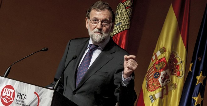 El presidente del Gobierno, Mariano Rajoy, durante su intervención en la clausura de la jornada organizada por UGT 'La industria en Castilla y León. Implicación a nivel nacional. Reflexiones', hoy en Burgos. EFE/Santi Otero