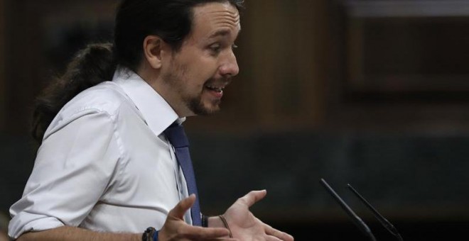 El líder de Podemos, Pablo Iglesias, durante su intervención hoy en el Congreso de los Diputados para responder al portavoz del PP, Rafael Hernando. EFE/Emilio Naranjo