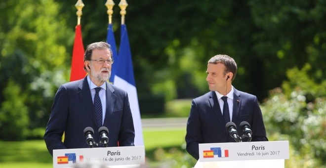 Mariano Rajoy y Macron en la rueda de prensa de este viernes en París / TWITTER