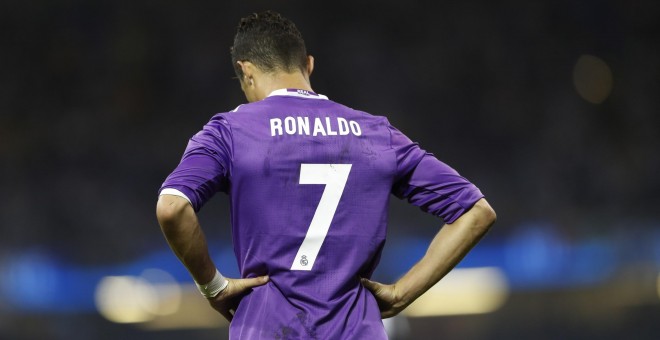 El futbolista del Real Madrid y de la selección portuguesa, Cristiano Ronaldo, en un momento de la pasada final de la Campions League en Cardiff. REUTERS/Carl Recine